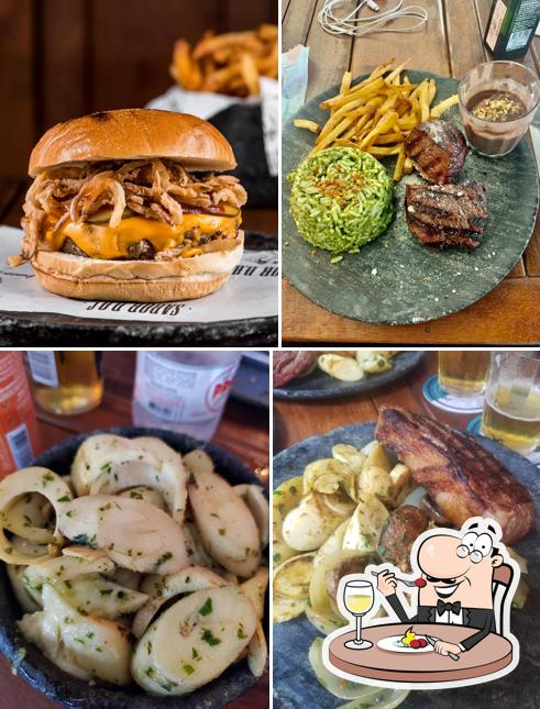 Sanduíche de carne de porco desfiada em Sabor D.O.C