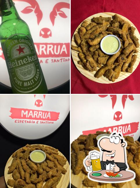 Você pode tomar um copo de cerveja leve ou escura