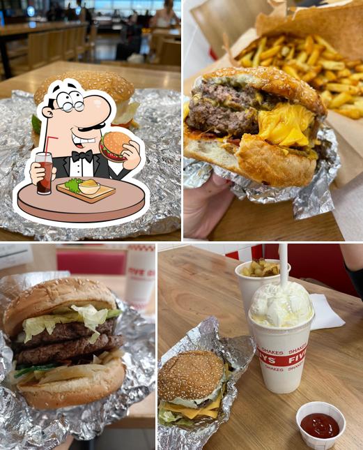 Gli hamburger di Five Guys potranno incontrare molti gusti diversi