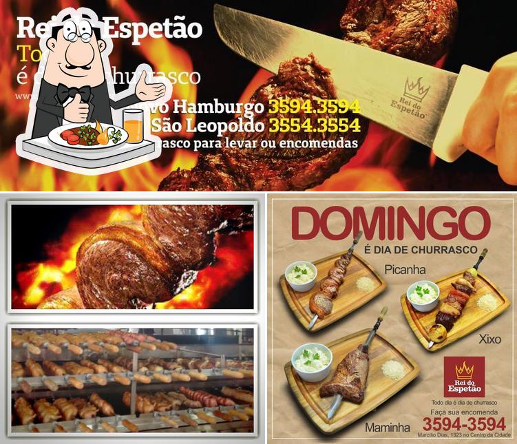 Comida em Rei do Espetão