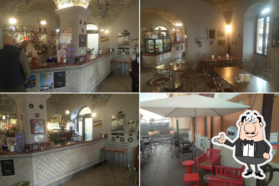 Siediti a un tavolo di Bar Bon Caffè al N.11