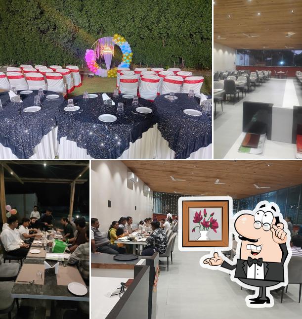 The Family Tree - Veg restaurant