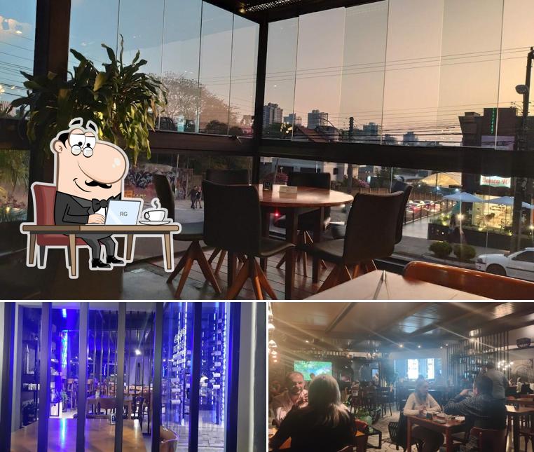 Veja imagens do interior do Bodega Pizza Entre Vinhos