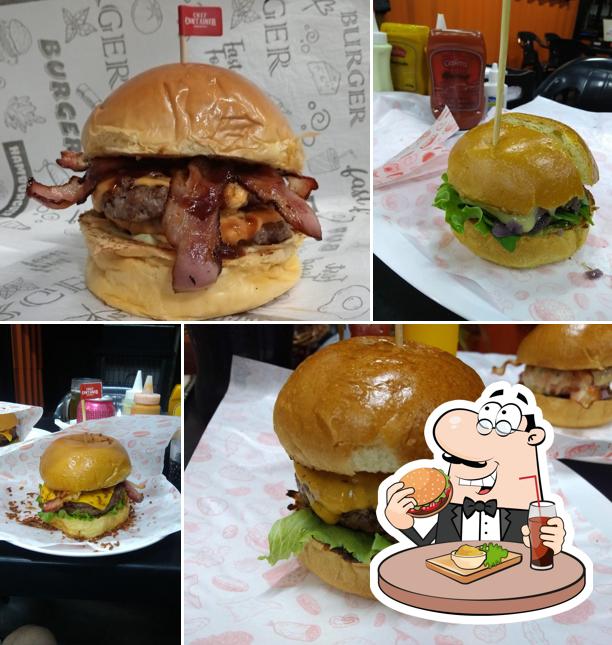 Delicie-se com um hambúrguer no Chef Container Hamburgueria