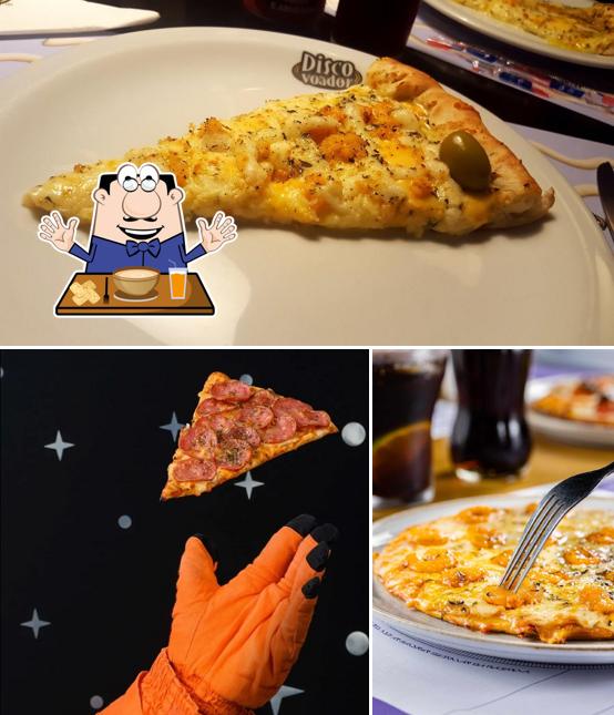 Comida em Pizzaria Disco Voador - A Maior Pizzaria Temática De SC