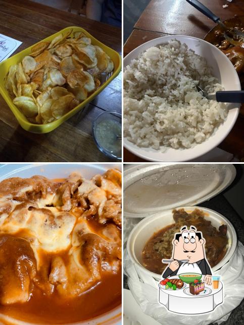 Sopa quente e azeda picante chinesa em Sobaria Arakaki