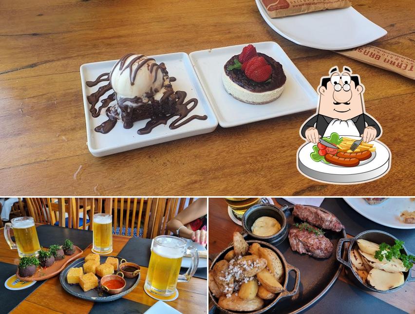 Comida em Restaurante Terra Brasilis