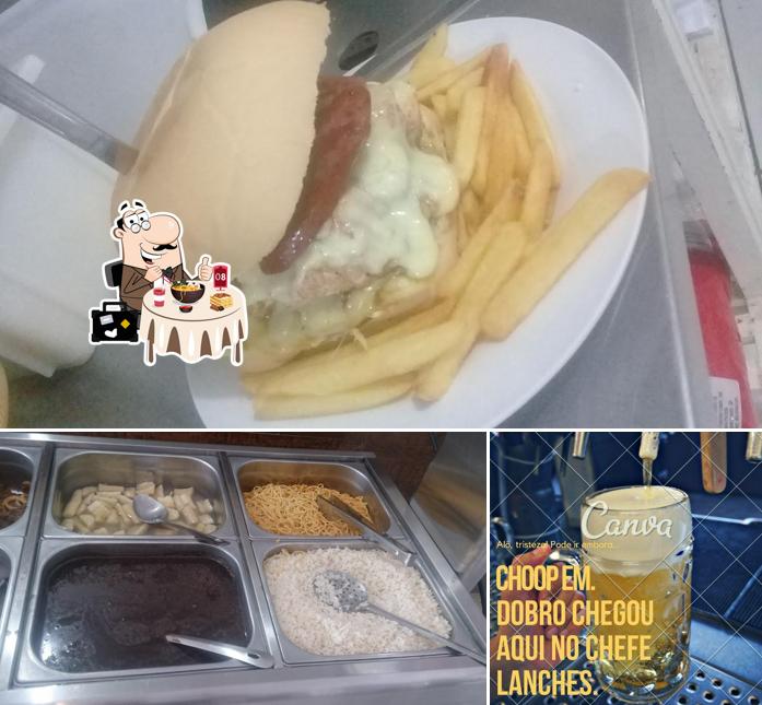 A comida e bebida do restaurante