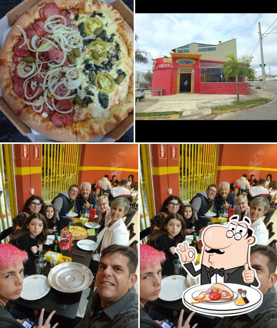 Escolha pizza no Pizzaria e Esfiharia Quixadá Mogi