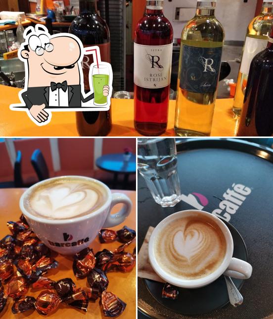 Goditi qualcosa da bere a Potnik Bar