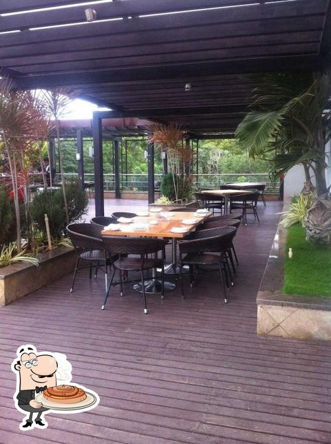 Here's a pic of Pool Bar & Grill