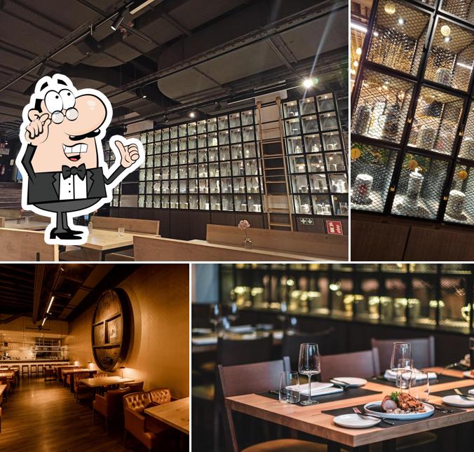 Installez-vous à l'une des tables de Stuttgarter Ratskeller