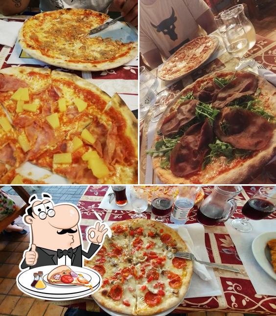 Scegli tra le molte varianti di pizza