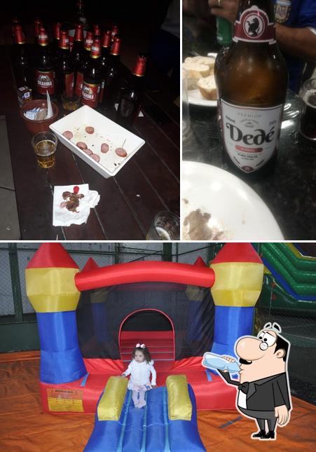 A foto do Sport Bar’s bebida e área de lazer