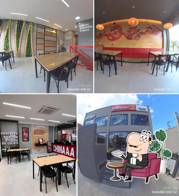 O interior do China In Box