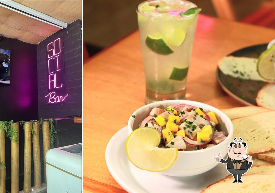 Desfrute de uma bebida no Social Bar Arpoador