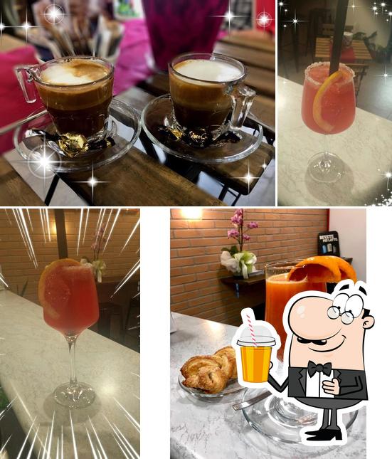 Goditi un drink a Bar JAVA