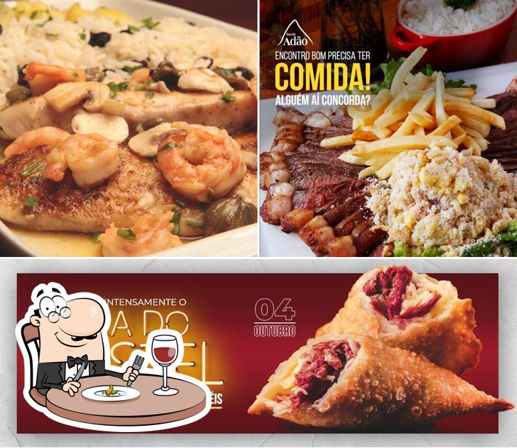 Platos en Bar do Adão