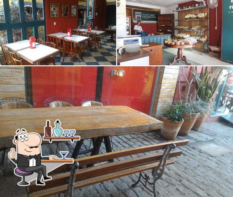 Veja imagens do interior do Restaurante Rua das Flores