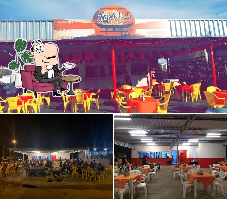 O interior do Japa's Lanches Itápolis