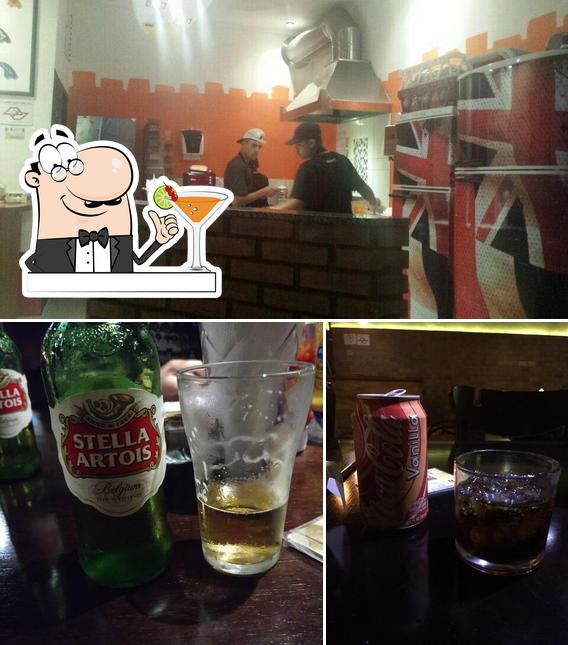 Confira a ilustração apresentando bebida e balcão de bar no Rocky Point