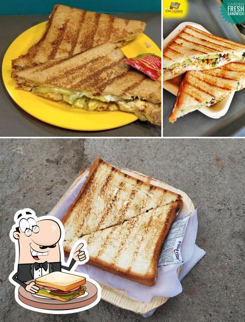 Grilled cheese sandwich at Chef's Garage - The Hunger Mechanic