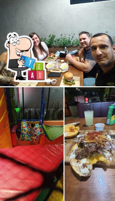 Here's a pic of Divino Gourmet Burger