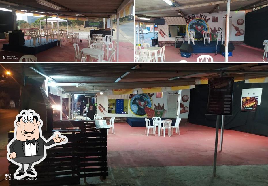 O interior do BAR DO KIM