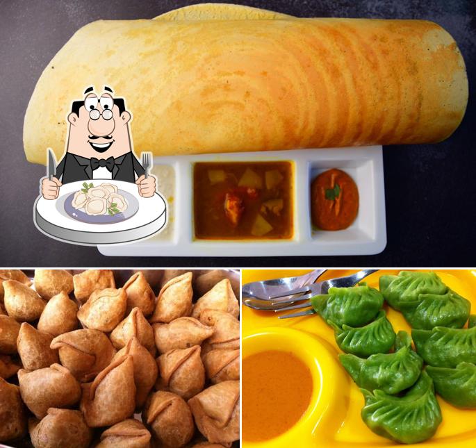 Dumplings at Laddoo Gopal