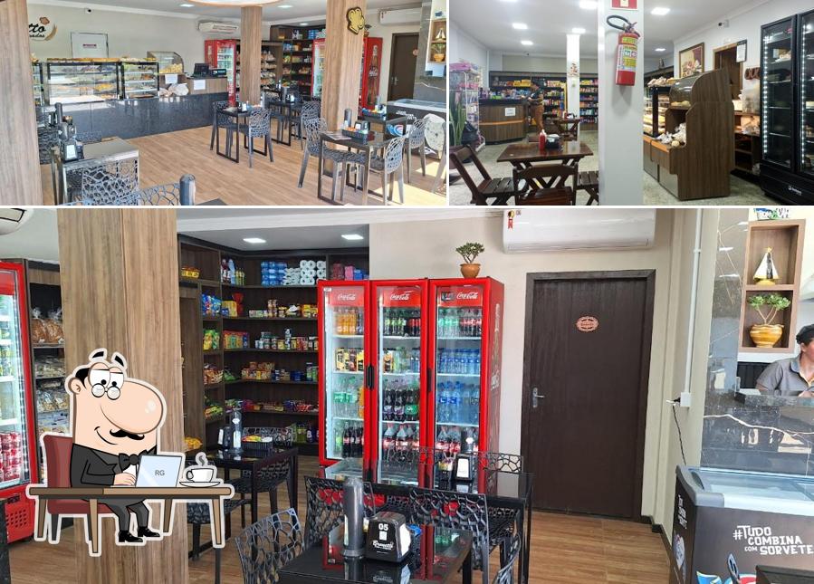 O interior do Brunetto Doces e Salgados