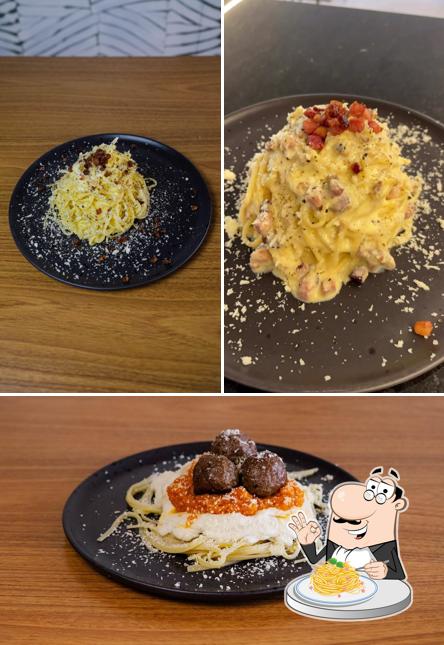 Espaguete carbonara em Opê Bar & Bistrô