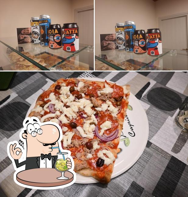 La foto della bevanda e cibo di Pizzeria Semplice di Luca Gianlorenzi