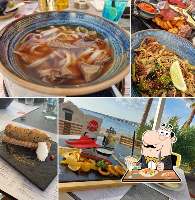 Pad thai al Tokyo Sushi Bar & Restaurant