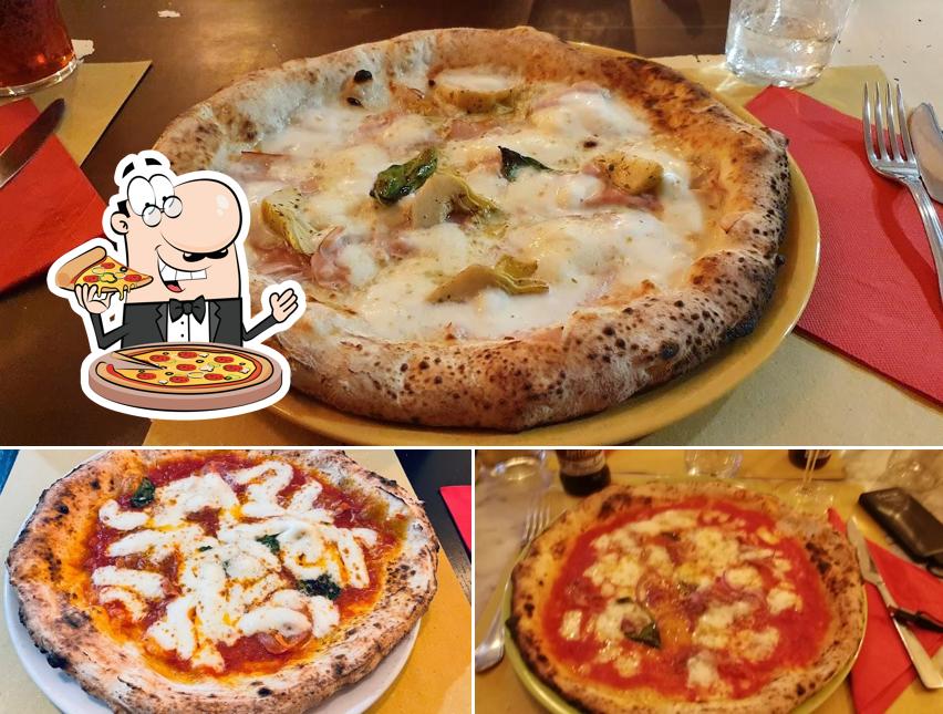 Prenditi una pizza a Pizzeria napoletana Piccolo Cesare Pizza NAPOLETANA