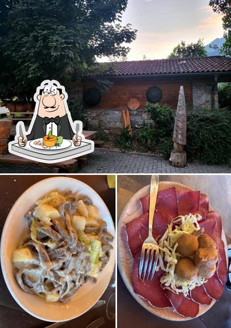 Vérifiez l’image affichant la nourriture et extérieur concernant Agriturismo Adda Vegia Buglio In Monte