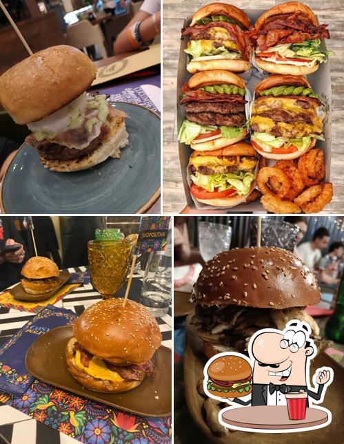 Prova uno dei tipi di hamburger disponibili a Cosmopolitan Fusion Mexican Grill