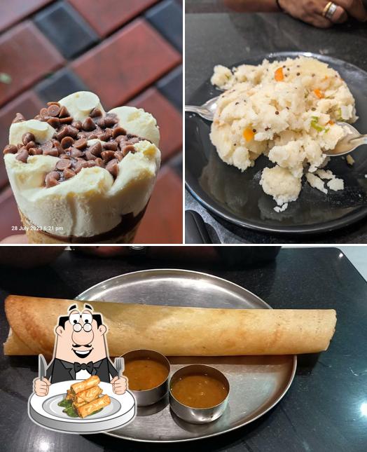 Spring rolls at Cafe Dinesh