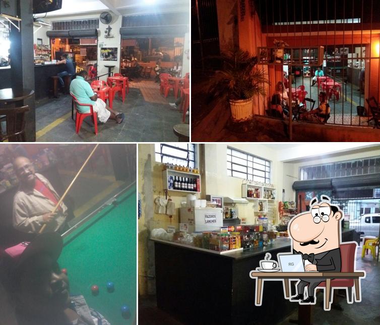 O interior do Bar do Fausto