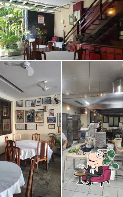 Veja imagens do interior do Restaurante La France