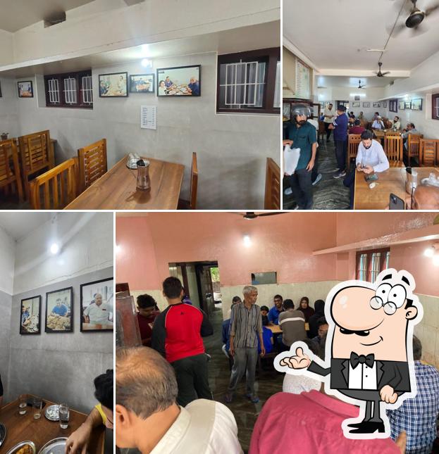 The interior of SREEDHARETTANTE PUTTU KADA