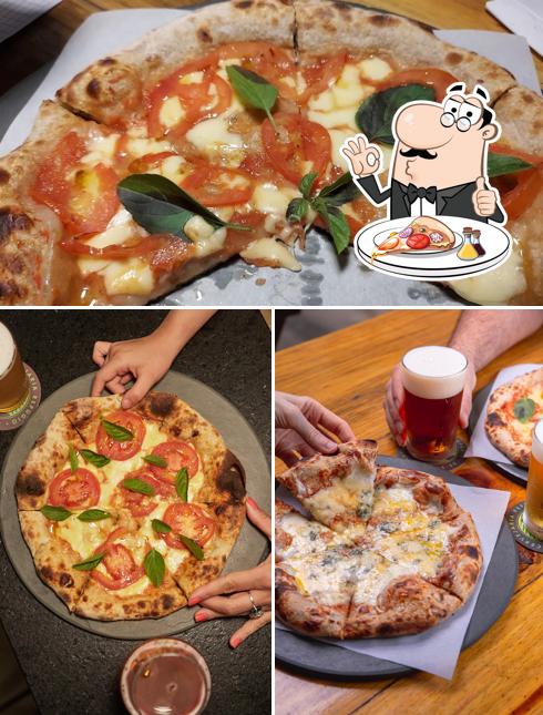 Escolha pizza no Cervejaria Refúgio