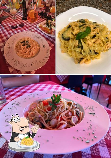 Spaghetti alla carbonara al Ristorante Pizzeria Da Robert “Mimi la Regina d’oro 24 k” Venezia Jesolo Lido