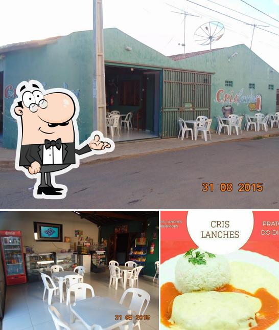Entre diferentes coisas, interior e comida podem ser encontrados no Cris Lanches