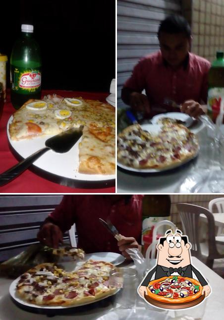 Peça diversos estilos de pizza