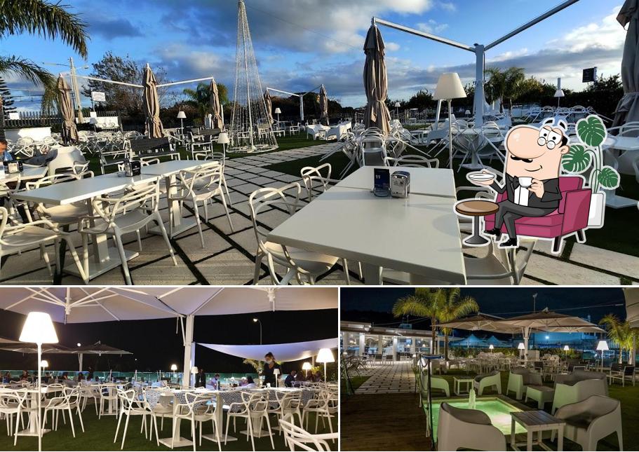 Siediti a un tavolo di Santorini Food&bar