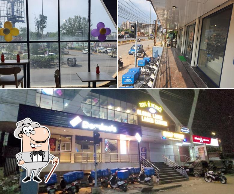 The exterior of Domino's Pizza Telibandha Square, Raipur