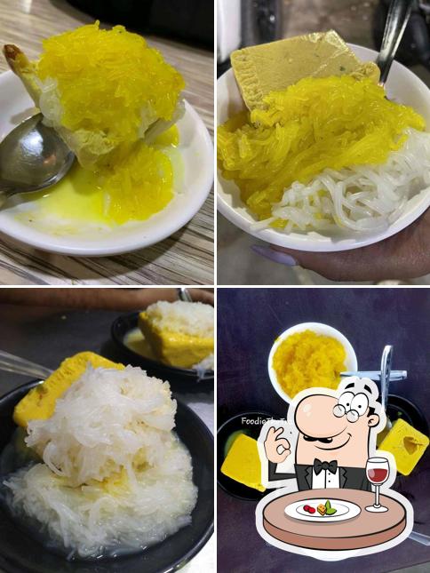 Food at Prakash Ki Mashoor Kulfi