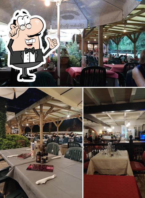 Gli interni di Ristorante Pizzeria Ranch Rocce Rosse