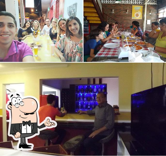 O interior do Bangalô Restaurante e Pizzaria