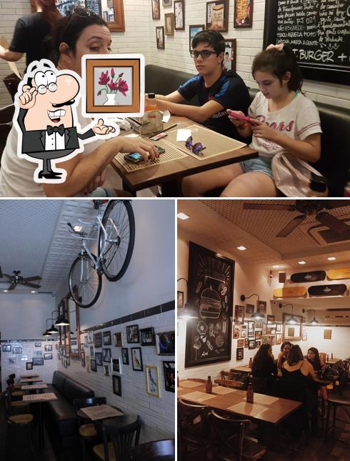 Veja imagens do interior do T.T. Burger Arpoador